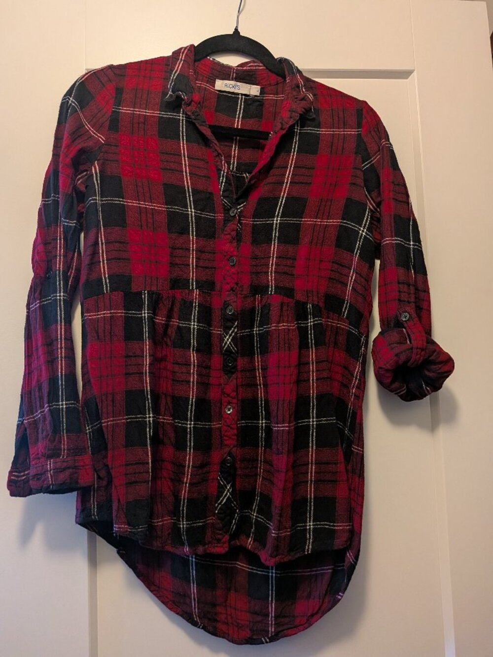 Ricki's  red and black flannel high-low button up shirt - size 4